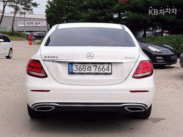 Mercedes Benz E Class 2018 — 4