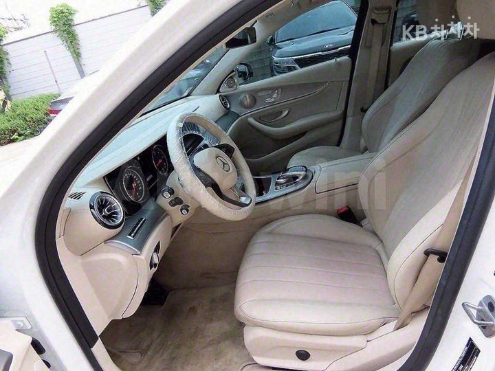 Mercedes Benz E Class 2018 — 5