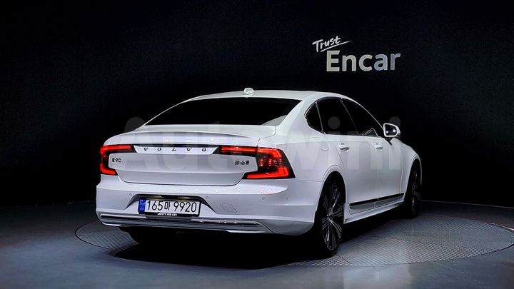 Volvo S90 2024 — 2