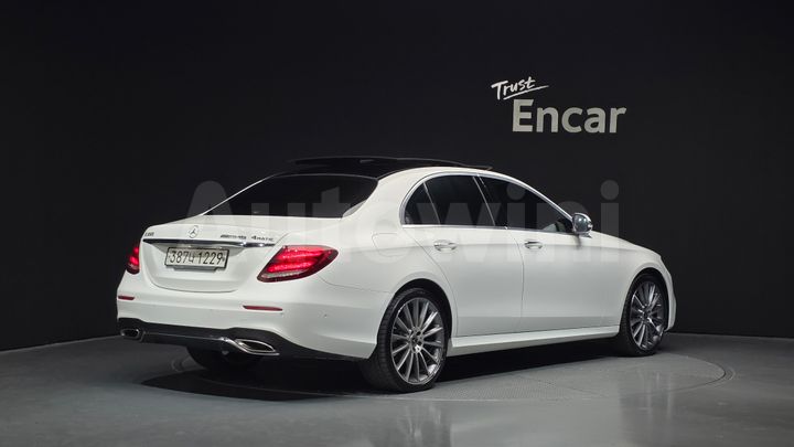 Mercedes Benz E Class 2020 — 2