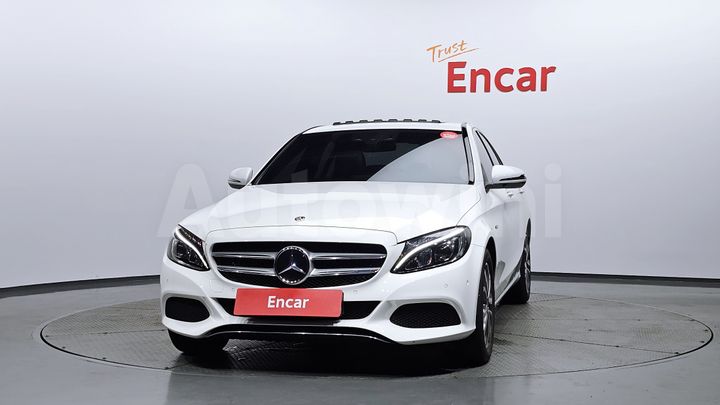 Mercedes Benz C Class 2018 — 3