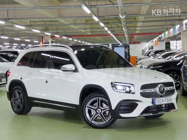 Mercedes Benz GLB Class 2023 — 2