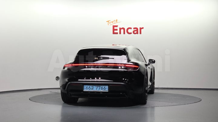 Porsche Taycan 2022 — 4