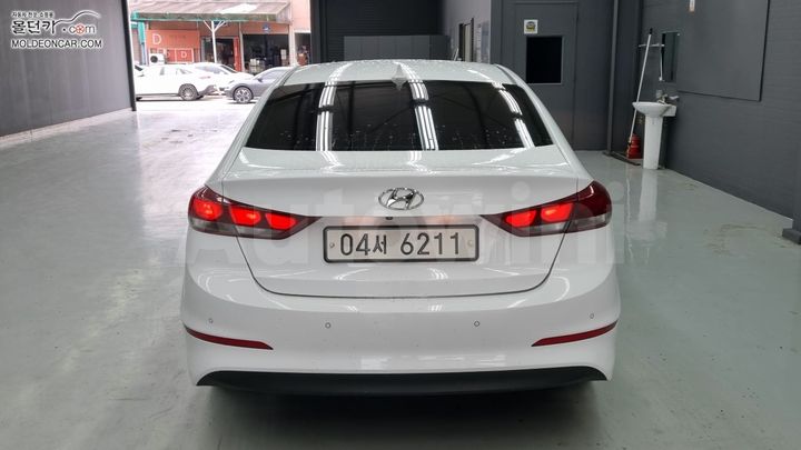 Hyundai Avante 2015 — 4