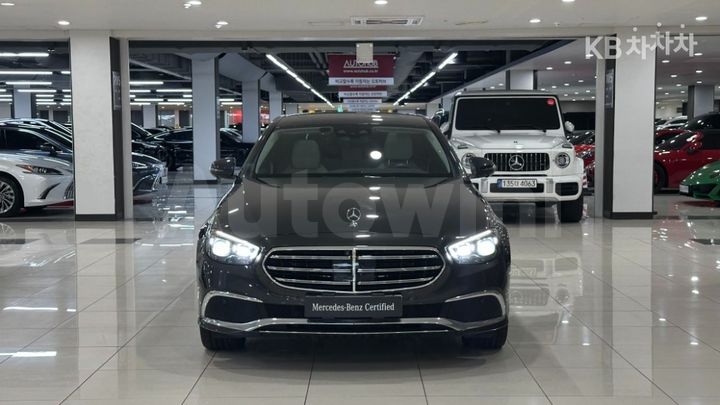 Mercedes-Benz E Class 2023 — 3