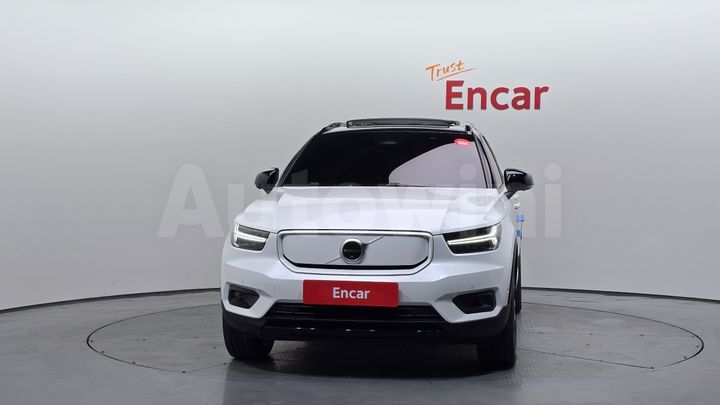 Volvo XC40 2022 — 3