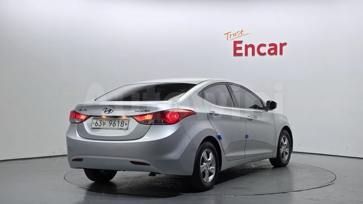 Hyundai Avante 2012 — 2