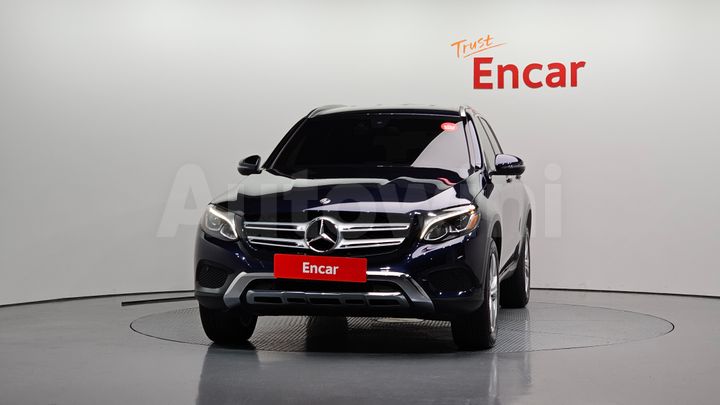 Mercedes Benz GLC Class 2018 — 3