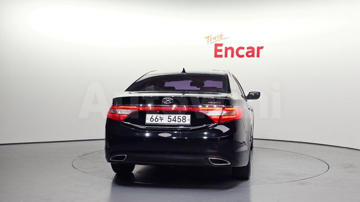 Hyundai Grandeur 2011 — 4