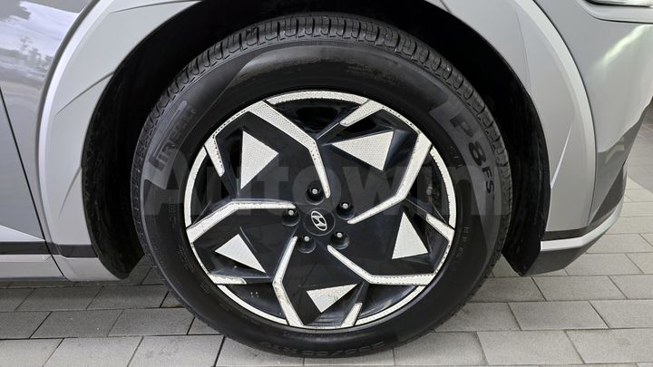 Hyundai Ioniq5 2023 — 5