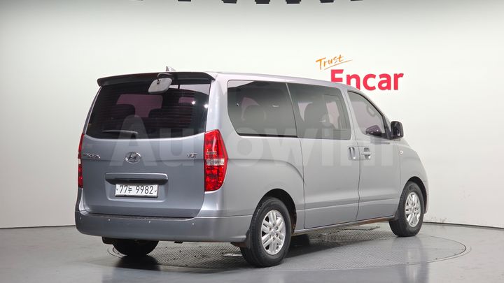 Hyundai Starex 2018 — 2