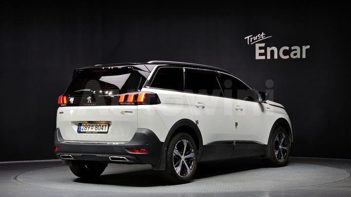 Peugeot 5008 2021 — 2