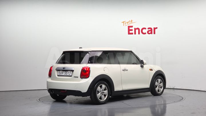 Mini Cooper 2015 — 2