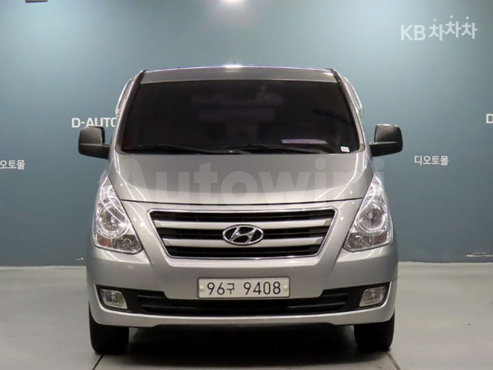 Hyundai Starex 2016 — 2
