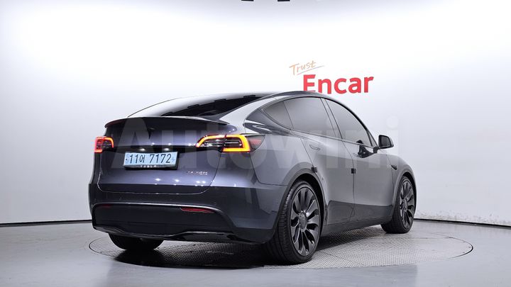 Tesla Model Y 2021 — 2