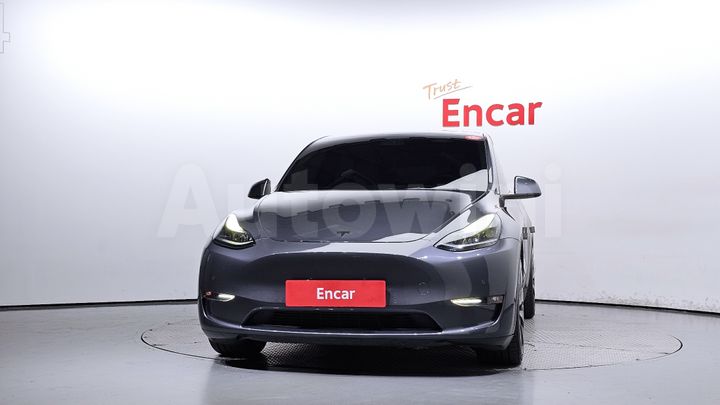Tesla Model Y 2021 — 3