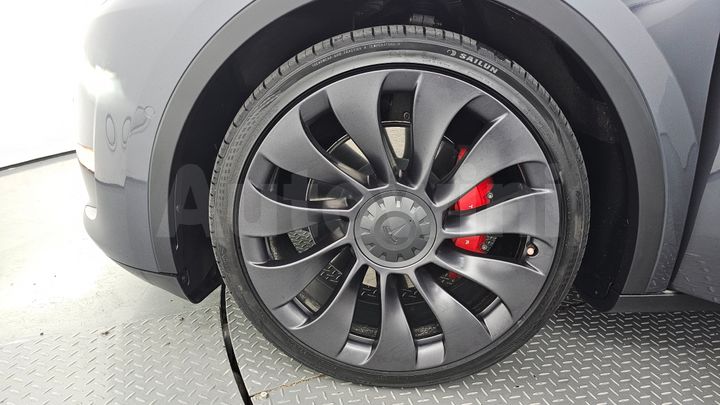 Tesla Model Y 2021 — 5