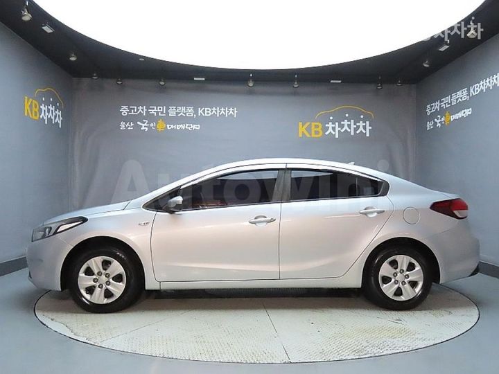 Kia K3 2017 — 5