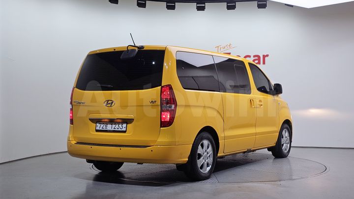 Hyundai Starex 2019 — 2