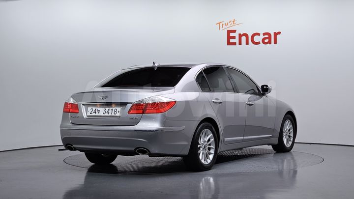 Hyundai Genesis 2009 — 2