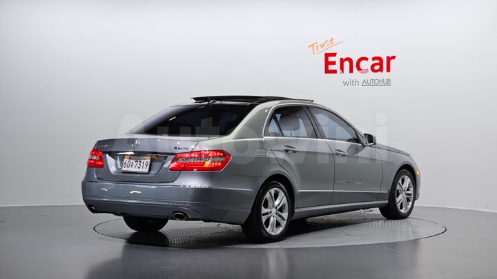 Mercedes-Benz E Class 2010 — 2