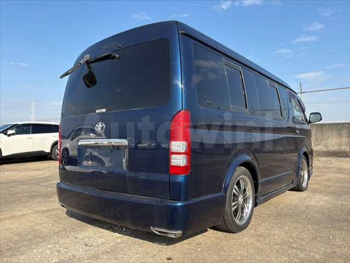 Toyota Hiace 2010 — 4