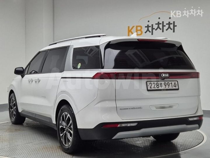 Kia Carnival 2021 — 2