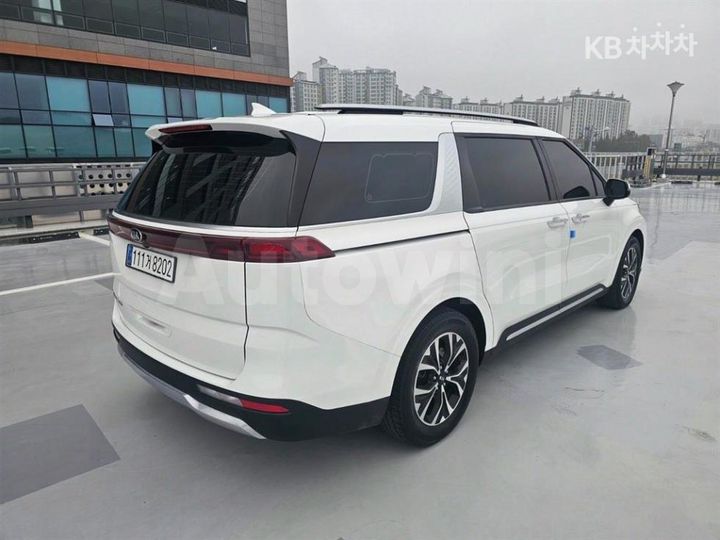 Kia Carnival 2021 — 4