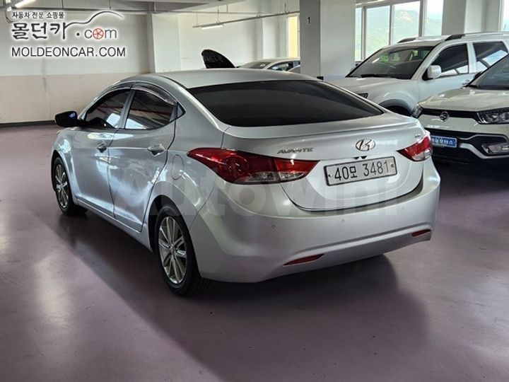 Hyundai Avante 2013 — 4