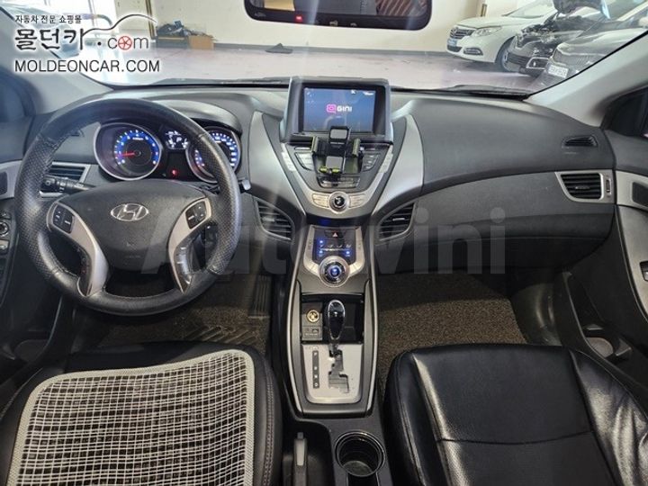 Hyundai Avante 2013 — 5
