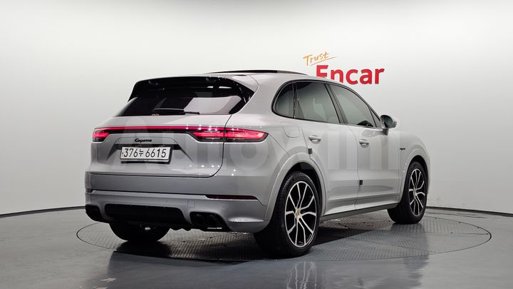 Porsche Cayenne 2021 — 2