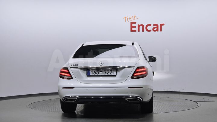 Mercedes Benz E Class 2018 — 4