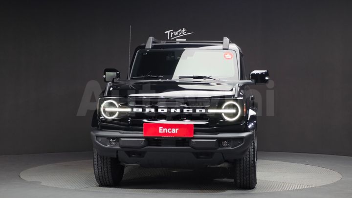 Ford Bronco 2023 — 3
