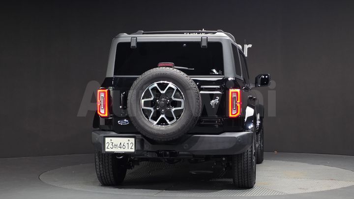 Ford Bronco 2023 — 4