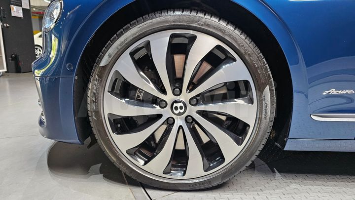 Bentley Flying Spur 2023 — 5