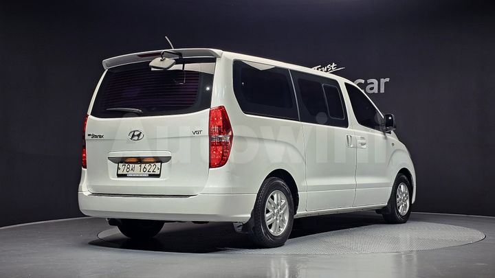Hyundai Starex 2016 — 2