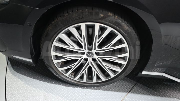 Audi A8 2023 — 5
