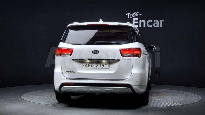 Kia Carnival 2015 — 4