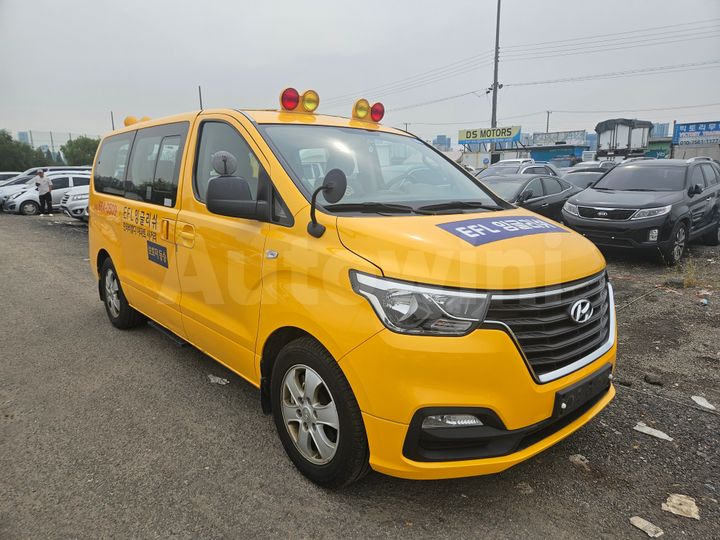 Hyundai Starex 2018 — 2