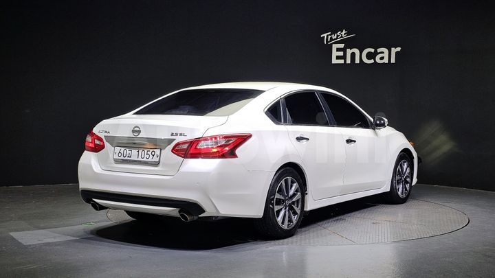 Nissan Altima 2017 — 2