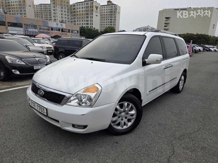 Kia Carnival 2013 — 2