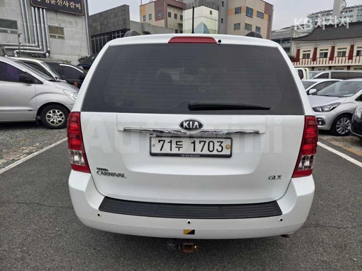 Kia Carnival 2013 — 3