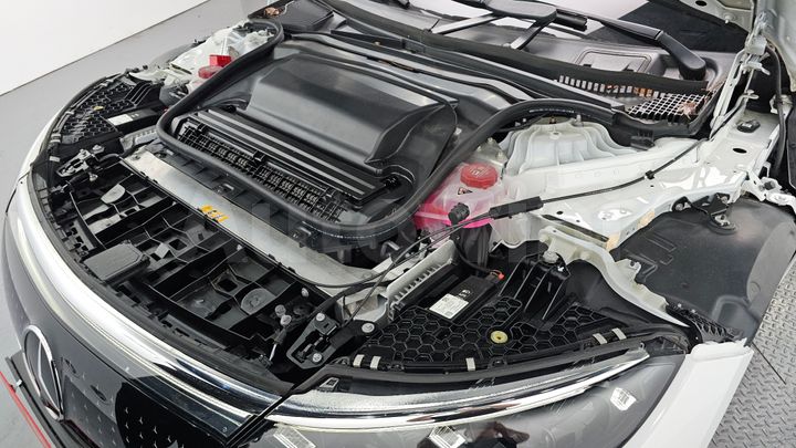 Mercedes Benz EQS