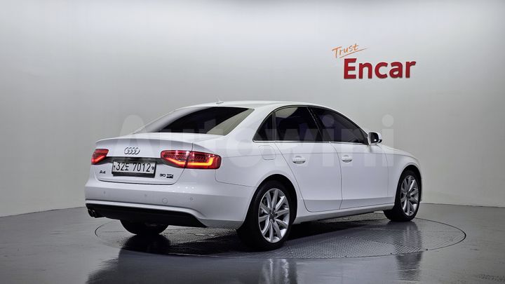 Audi A4 2015 — 2