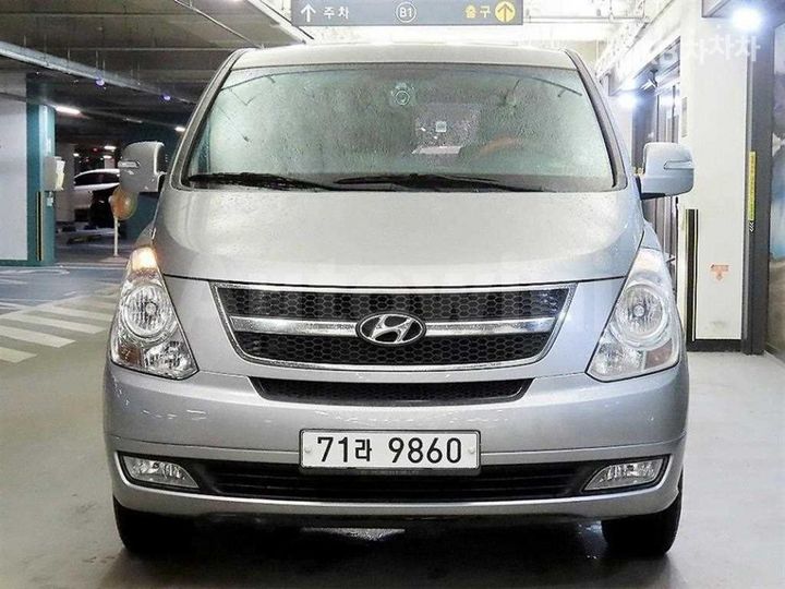 Hyundai Starex 2011 — 2