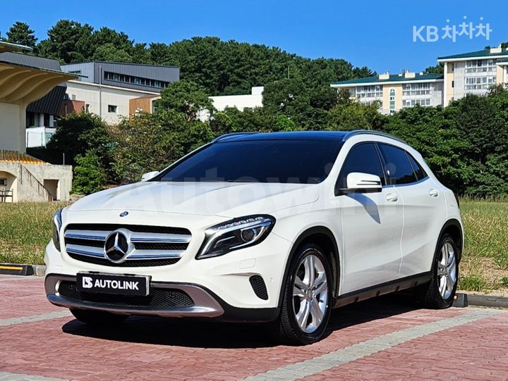 Mercedes Benz GLA Class 2015 — 2