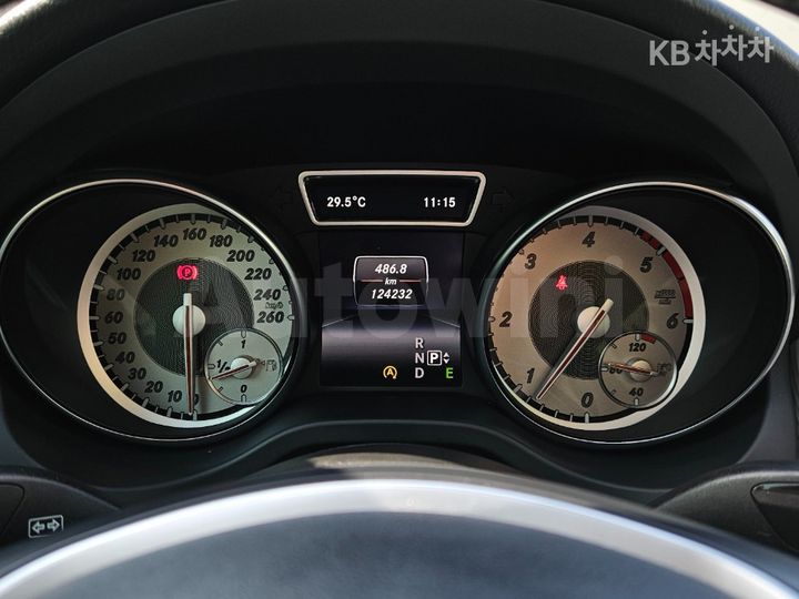 Mercedes Benz GLA Class 2015 — 5