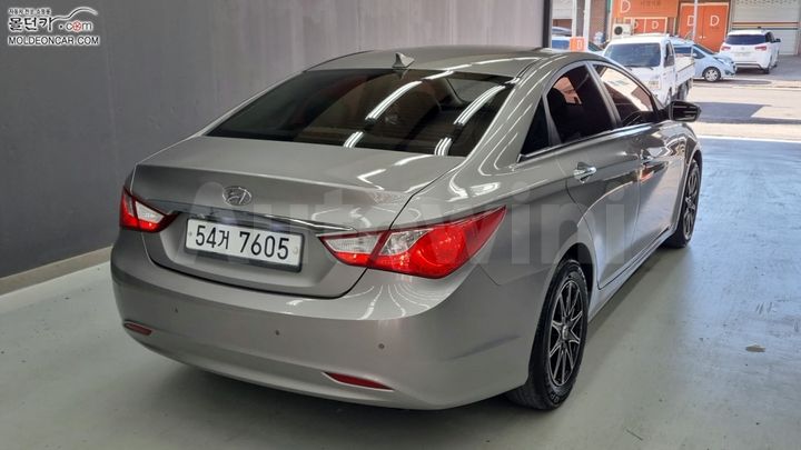 Hyundai Sonata 2010 — 2