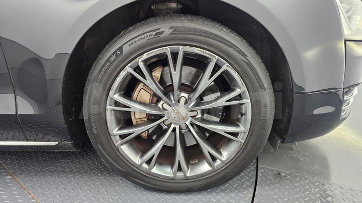 Audi A8 2011 — 5