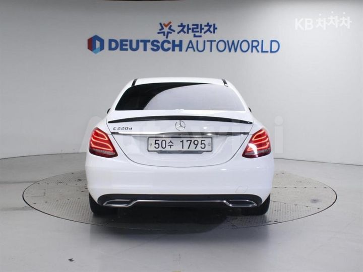 Mercedes-Benz C Class 2018 — 4